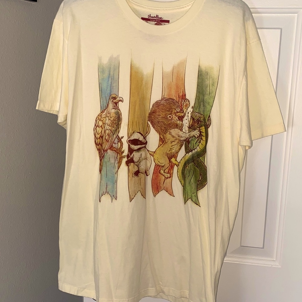 Threadless Harry Potter House Brawl graphic tee - Men’s Large - NWOT